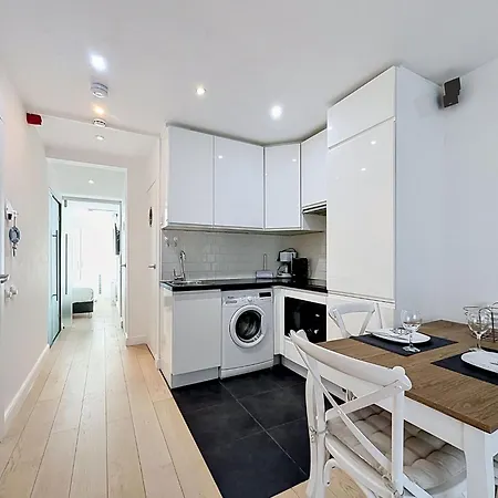 Apartment Centrally Located By Interhome Lejlighed *