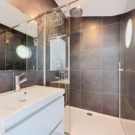 Apartment Centrally Located By Interhome Lejlighed *