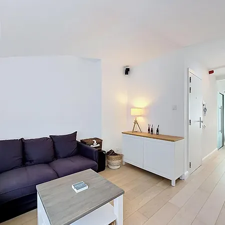 Apartment Centrally Located By Interhome Lejlighed